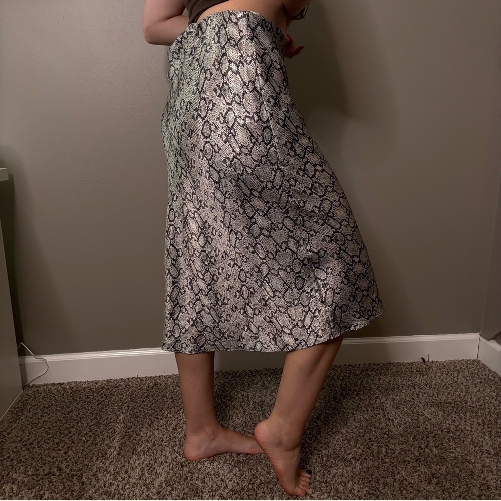 Chelsea28 Black and Gray Snake Print Midi Skirt - Picture 2 of 4